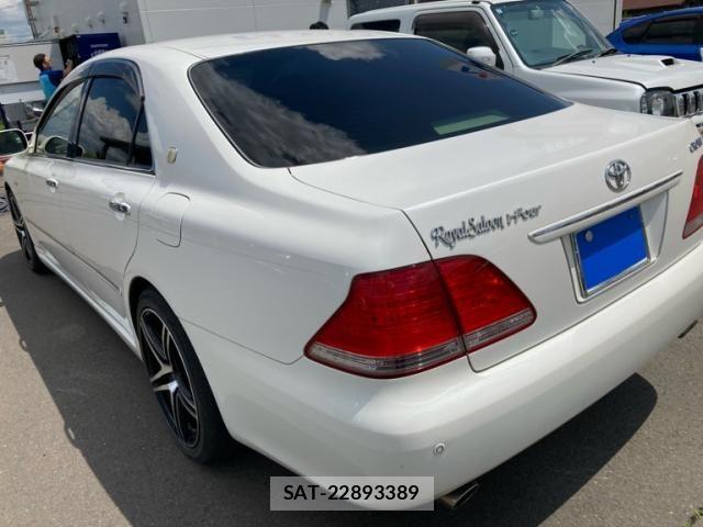 Toyota CROWN SEDAN 2005-02 8313909-4