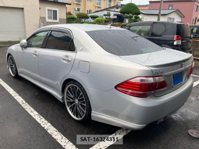 Toyota CROWN SEDAN 2010-05 8335353-1