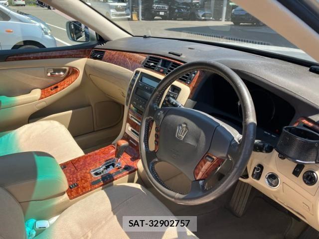 Toyota CROWN SEDAN 2005-05 8561546-5