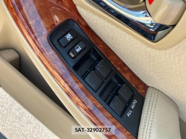Toyota CROWN SEDAN 2005-05 8561546-8