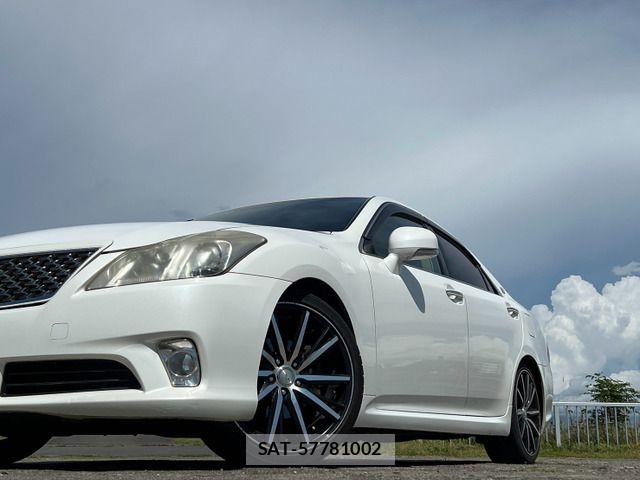 Toyota CROWN SEDAN 2012-04 8658550-11
