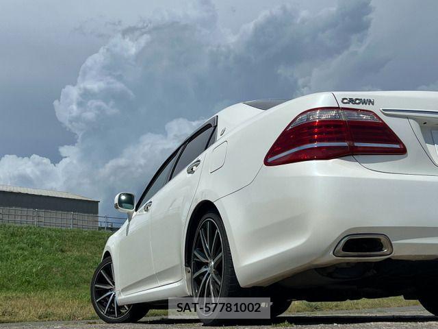 Toyota CROWN SEDAN 2012-04 8658550-14
