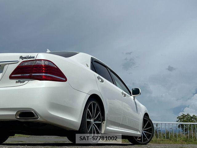 Toyota CROWN SEDAN 2012-04 8658550-17