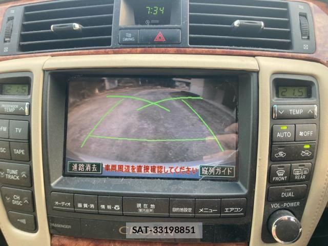 Toyota CROWN SEDAN 2004-05 8870706-17