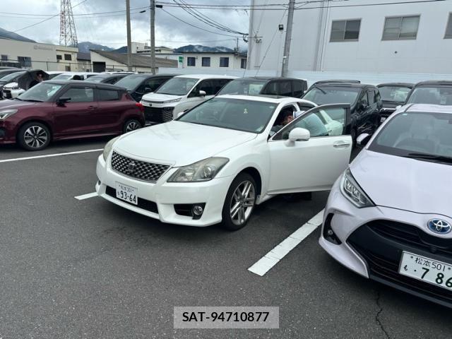 Toyota CROWN SEDAN 2010-11 8879248-0