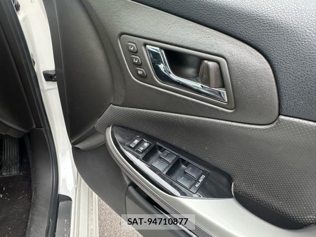 Toyota CROWN SEDAN 2010-11 8879248-10