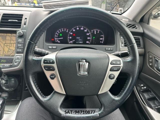Toyota CROWN SEDAN 2010-11 8879248-12