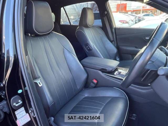 Toyota CROWN SEDAN 2018-12 638063-9