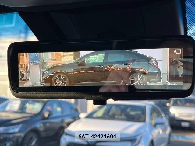Toyota CROWN SEDAN 2018-12 638063-4