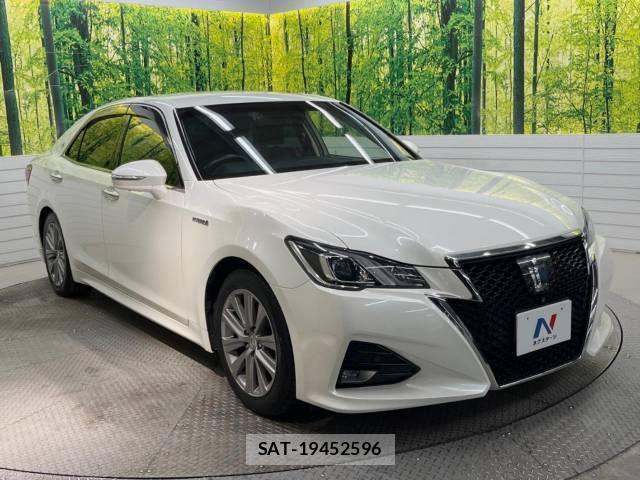 Toyota CROWN SEDAN 2015-11 688196-16