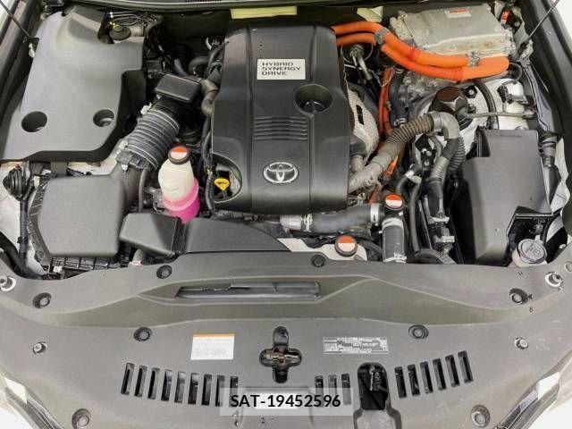 Toyota CROWN SEDAN 2015-11 688196-18