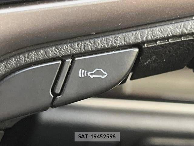 Toyota CROWN SEDAN 2015-11 688196-4
