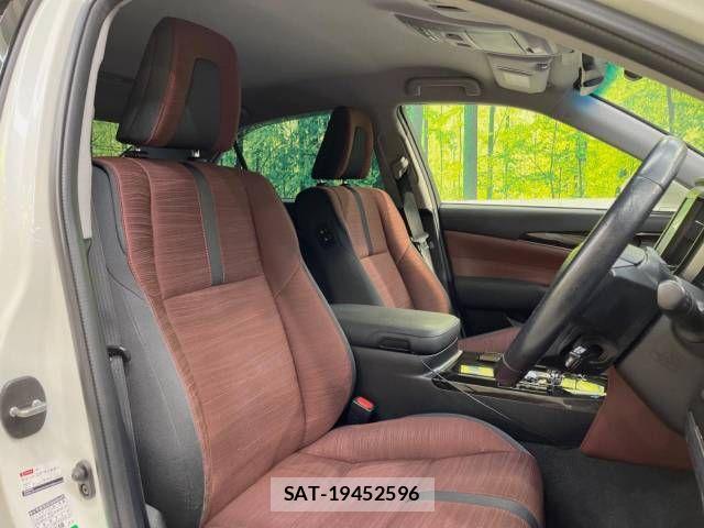 Toyota CROWN SEDAN 2015-11 688196-8