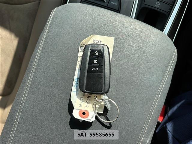 Toyota CROWN SEDAN 2022-02 787885-28
