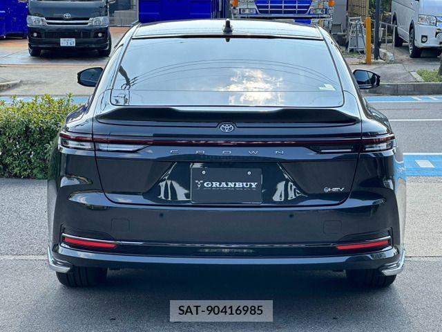 Toyota CROWN SEDAN 2023-12 833019-13