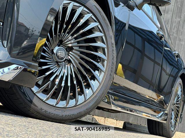 Toyota CROWN SEDAN 2023-12 833019-16