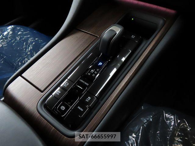 Toyota CROWN SEDAN 2023-12 1275512-21