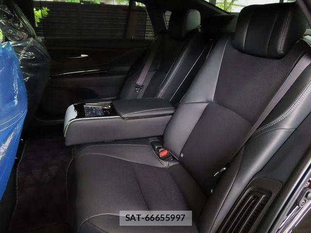 Toyota CROWN SEDAN 2023-12 1275512-23