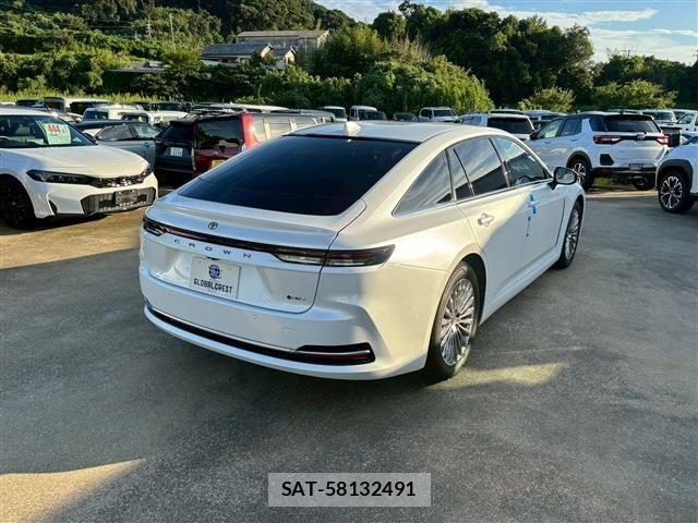 Toyota CROWN SEDAN 2024-07 1290636-10