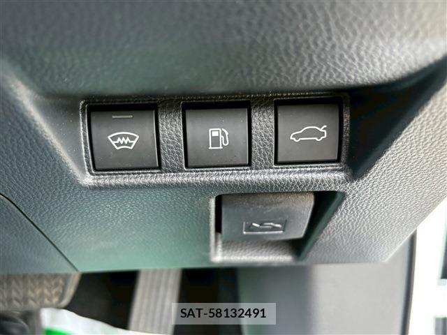 Toyota CROWN SEDAN 2024-07 1290636-18