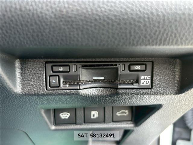 Toyota CROWN SEDAN 2024-07 1290636-19