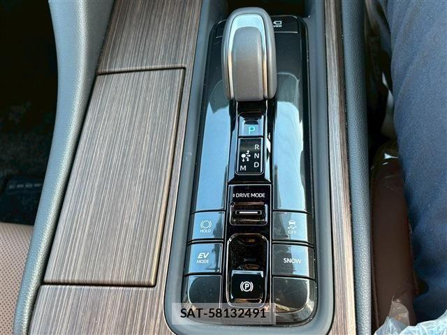 Toyota CROWN SEDAN 2024-07 1290636-28
