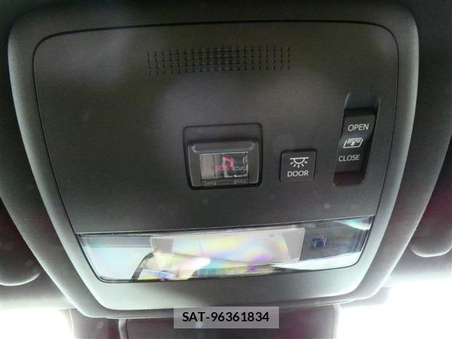 Toyota CROWN SEDAN 2024-05 1374530-25