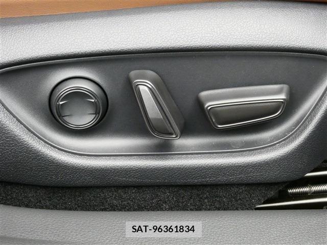 Toyota CROWN SEDAN 2024-05 1374530-29