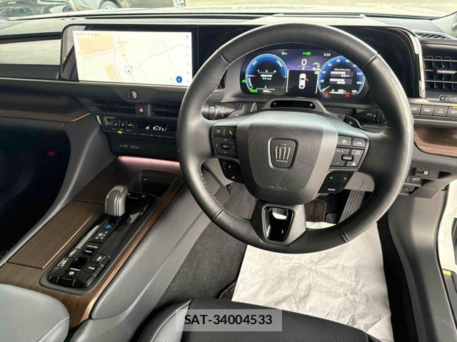 Toyota CROWN SEDAN 2024-04 1553945-12