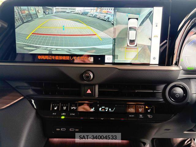 Toyota CROWN SEDAN 2024-04 1553945-15