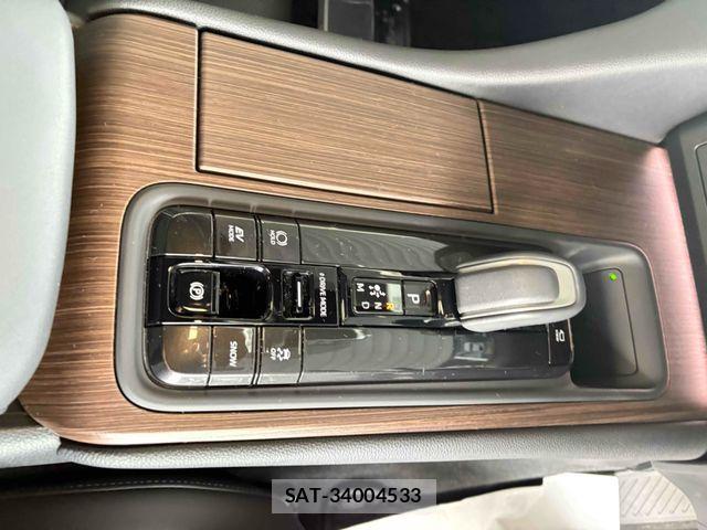 Toyota CROWN SEDAN 2024-04 1553945-16