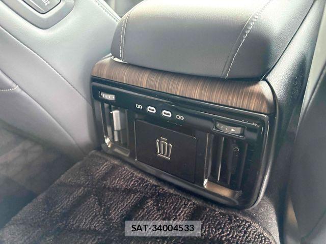 Toyota CROWN SEDAN 2024-04 1553945-20