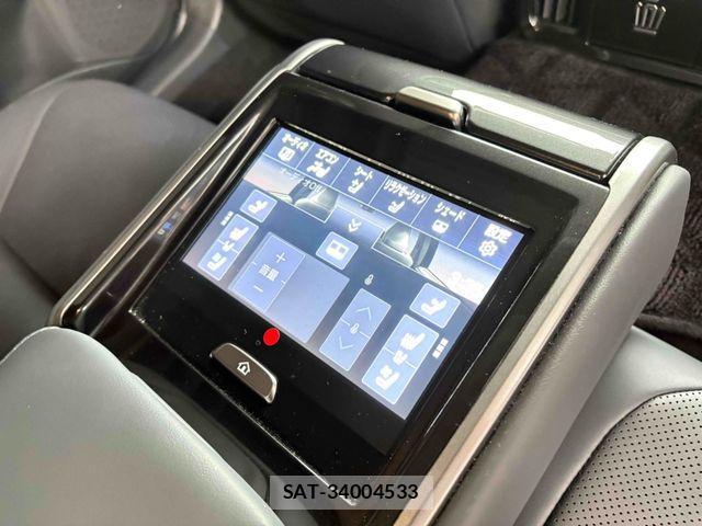 Toyota CROWN SEDAN 2024-04 1553945-21