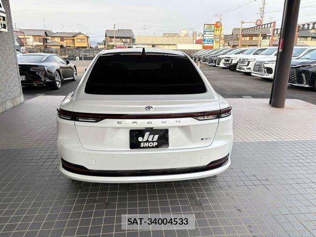 Toyota CROWN SEDAN 2024-04 1553945-6