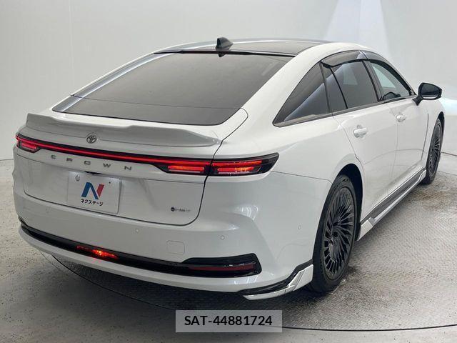 Toyota CROWN SEDAN 2025-01 3013890-17