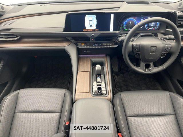 Toyota CROWN SEDAN 2025-01 3013890-1