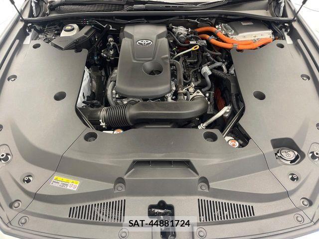 Toyota CROWN SEDAN 2025-01 3013890-19