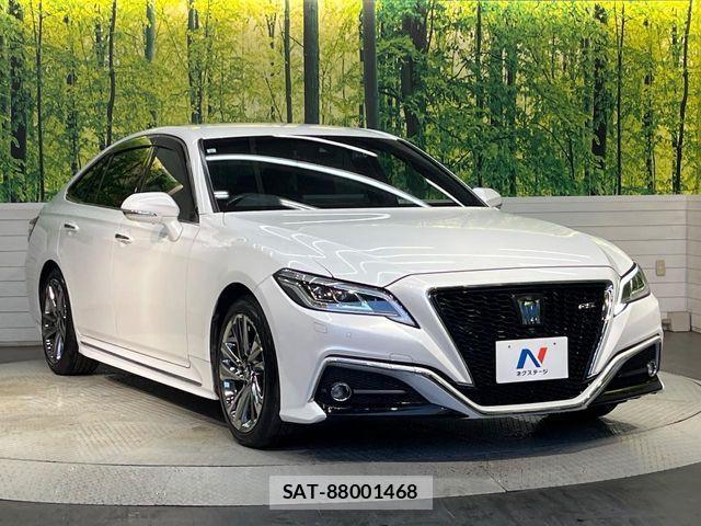 Toyota CROWN SEDAN 2021-05 3013891-15
