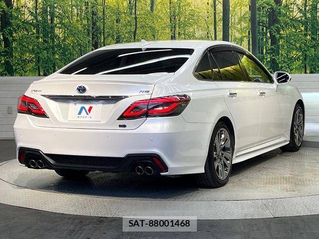Toyota CROWN SEDAN 2021-05 3013891-16