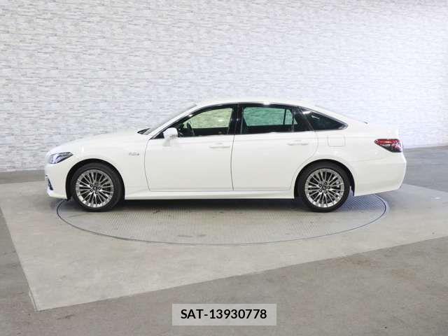 Toyota CROWN SEDAN 2018-12 3356388-11