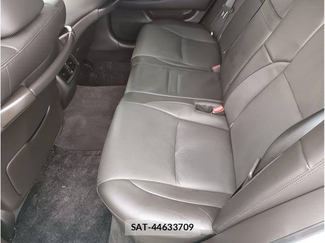 Toyota CROWN SEDAN 2008-11 3356415-18