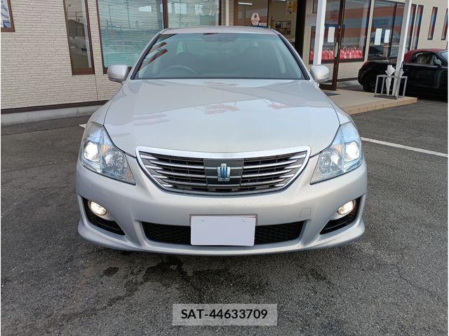 Toyota CROWN SEDAN 2008-11 3356415-1