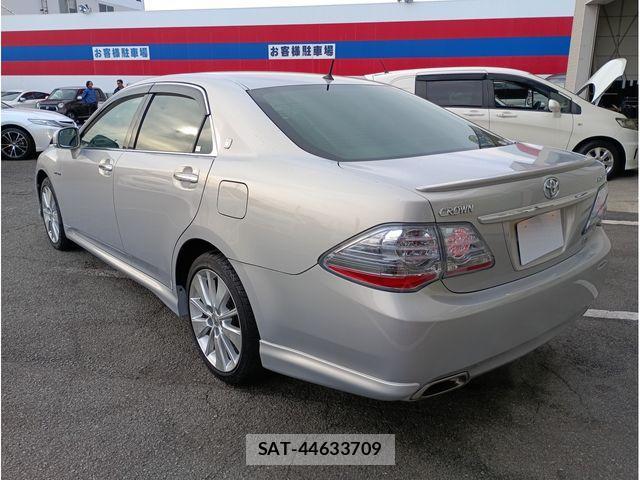 Toyota CROWN SEDAN 2008-11 3356415-4