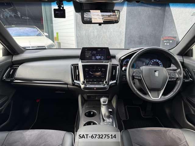 Toyota CROWN SEDAN 2019-12 3356380-4