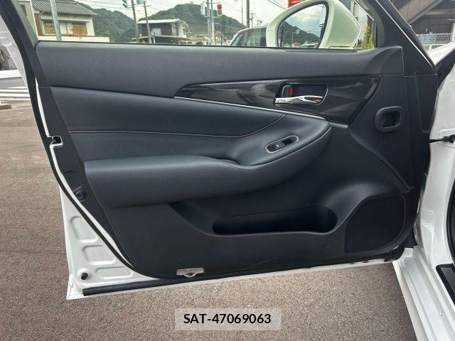 Toyota CROWN SEDAN 2013-08 3356405-11