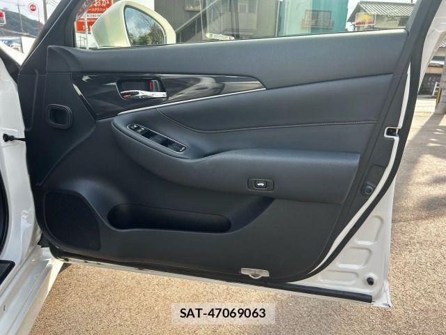 Toyota CROWN SEDAN 2013-08 3356405-12