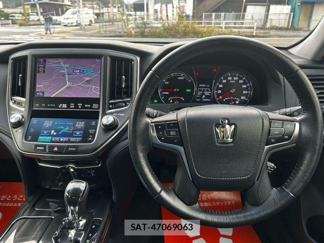 Toyota CROWN SEDAN 2013-08 3356405-17