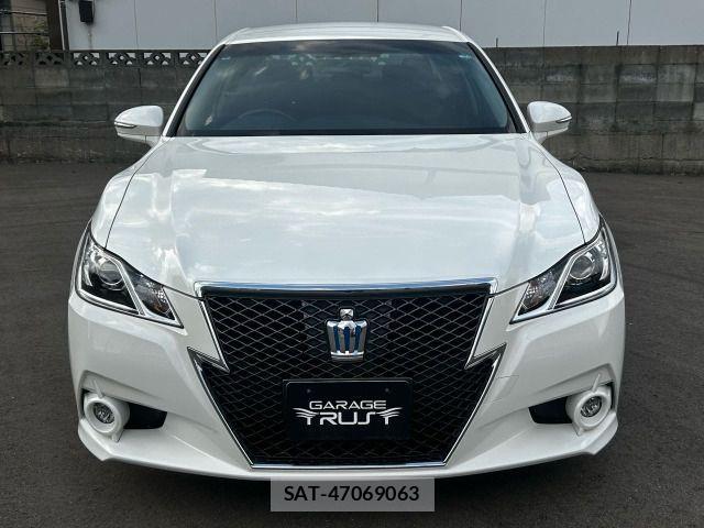 Toyota CROWN SEDAN 2013-08 3356405-1