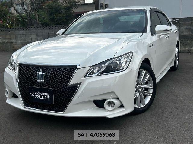 Toyota CROWN SEDAN 2013-08 3356405-2