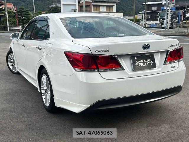 Toyota CROWN SEDAN 2013-08 3356405-4